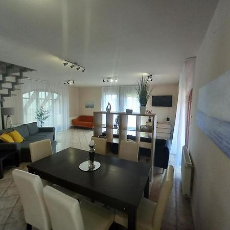 Apartament Lujza Apartman Goedoello Zewnętrze zdjęcie